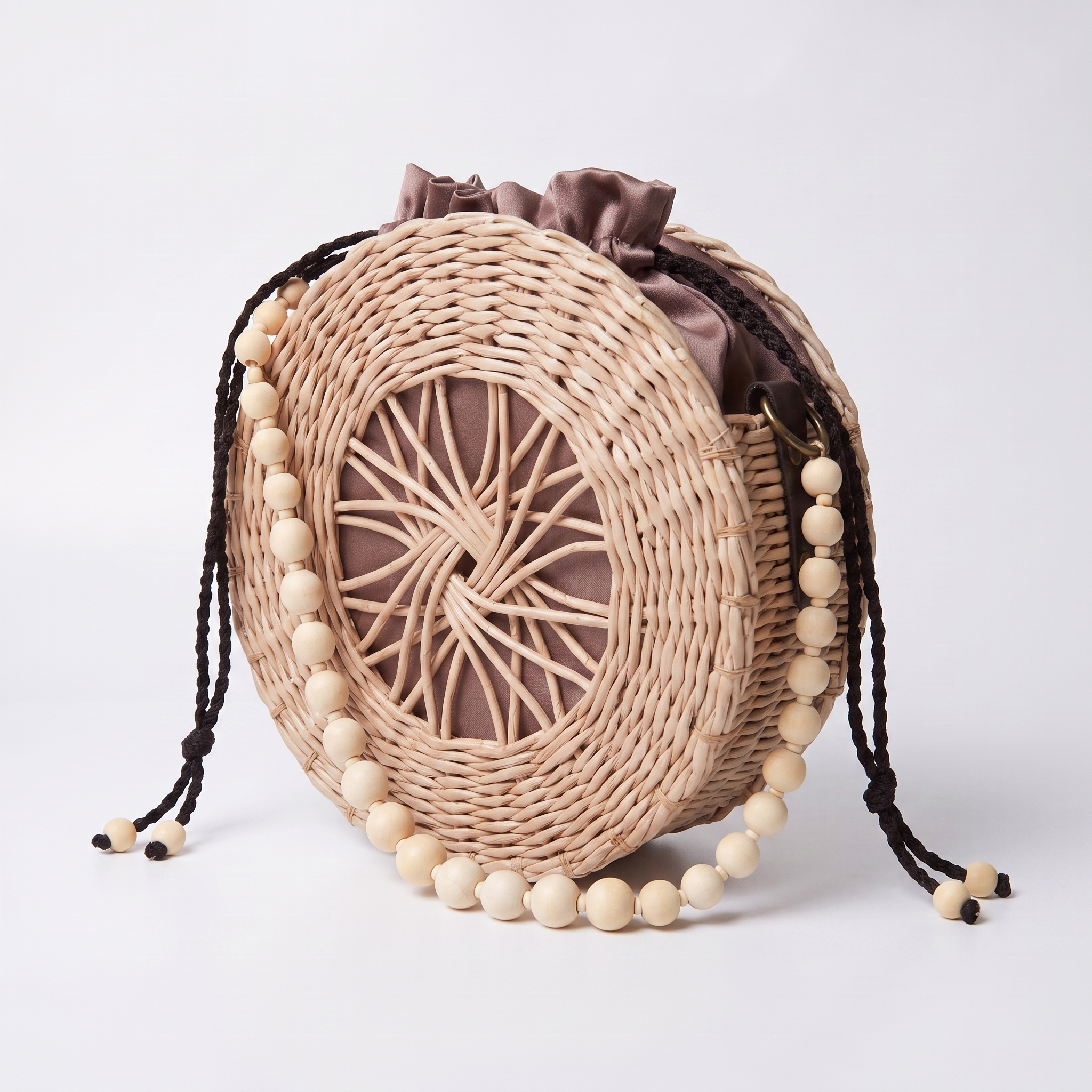 Title: Handcrafted Round Paper Wicker Bag "Aura" 4