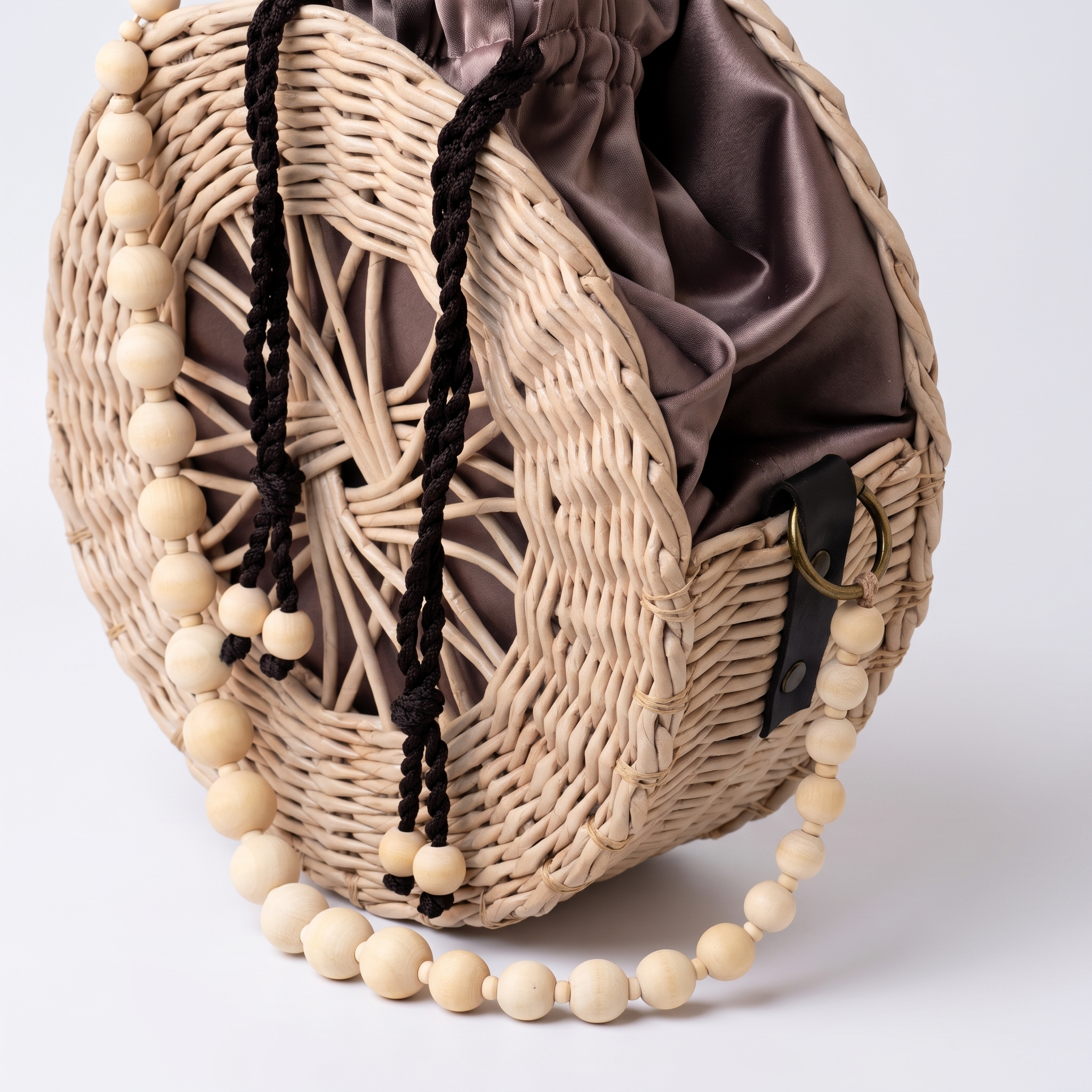 Title: Handcrafted Round Paper Wicker Bag "Aura" 7